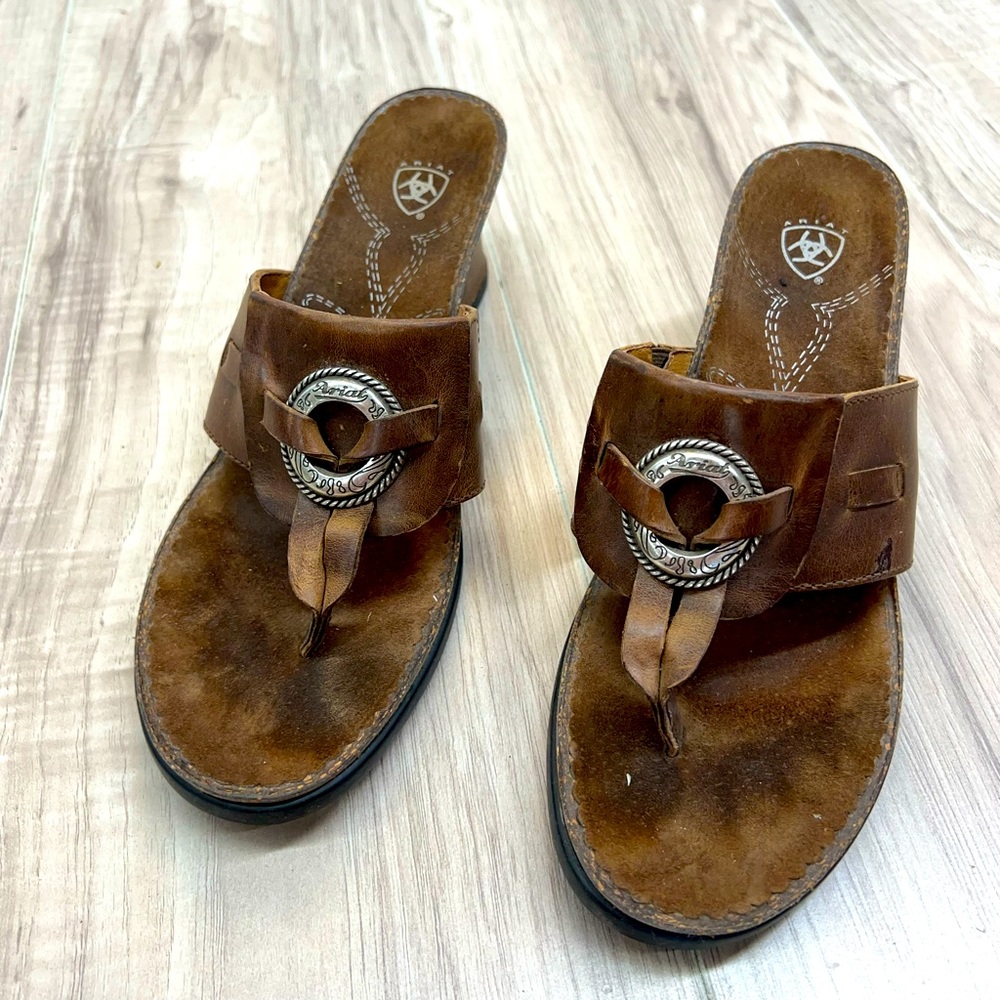 Woman’s leather Ariat sandals- 9